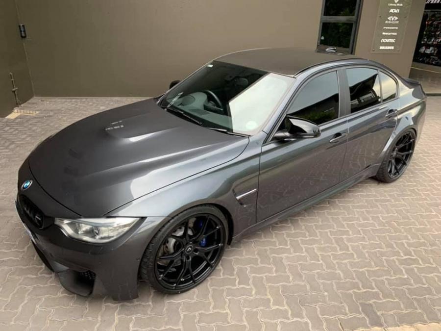  BMW M3 Sedan by RACE! 2019 года  (фото 1 из 10)